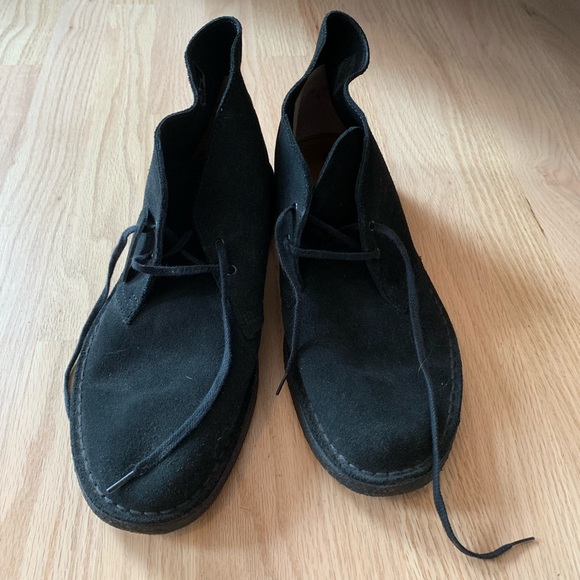 Men’s Clark Desert Boots in Black Suede - Picture 3 of 5